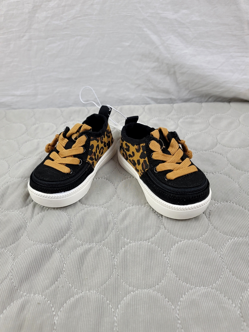 NWT BILLY Footwear Harbor Essential Low Top Shoes Black Cheetah Size 5 Toddler